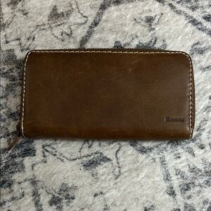 Roots Brown Leather Zip-Around Wallet with Contrast Stitching